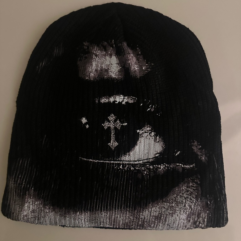 Eye cross beanie